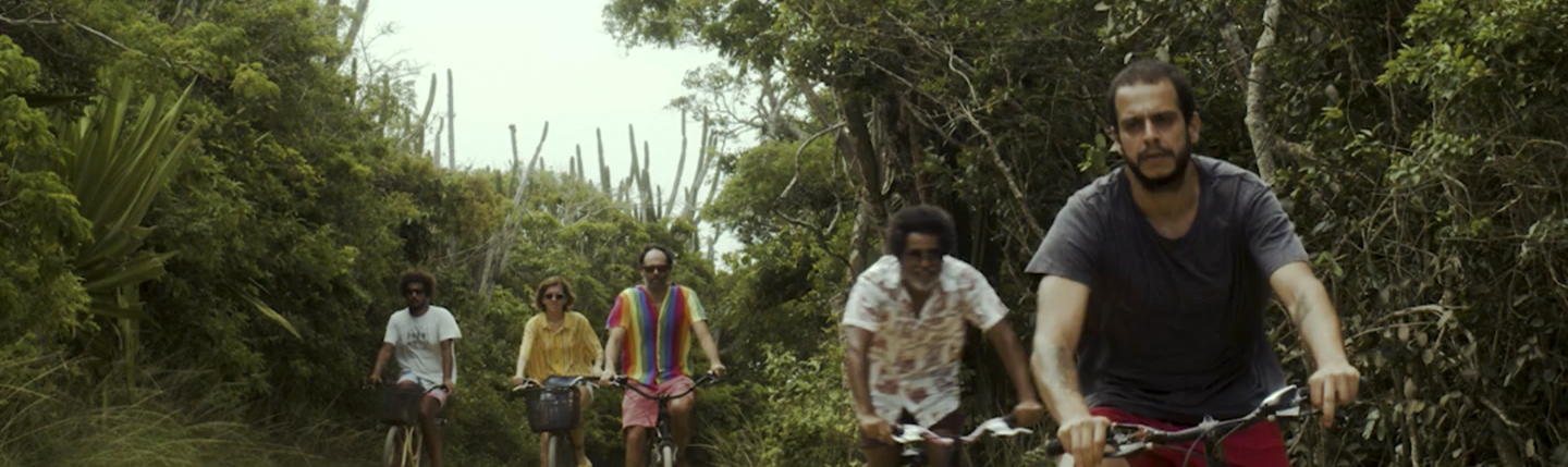 <h1>Outros Santos</h1><strong>RJ, 24 MIN</strong>