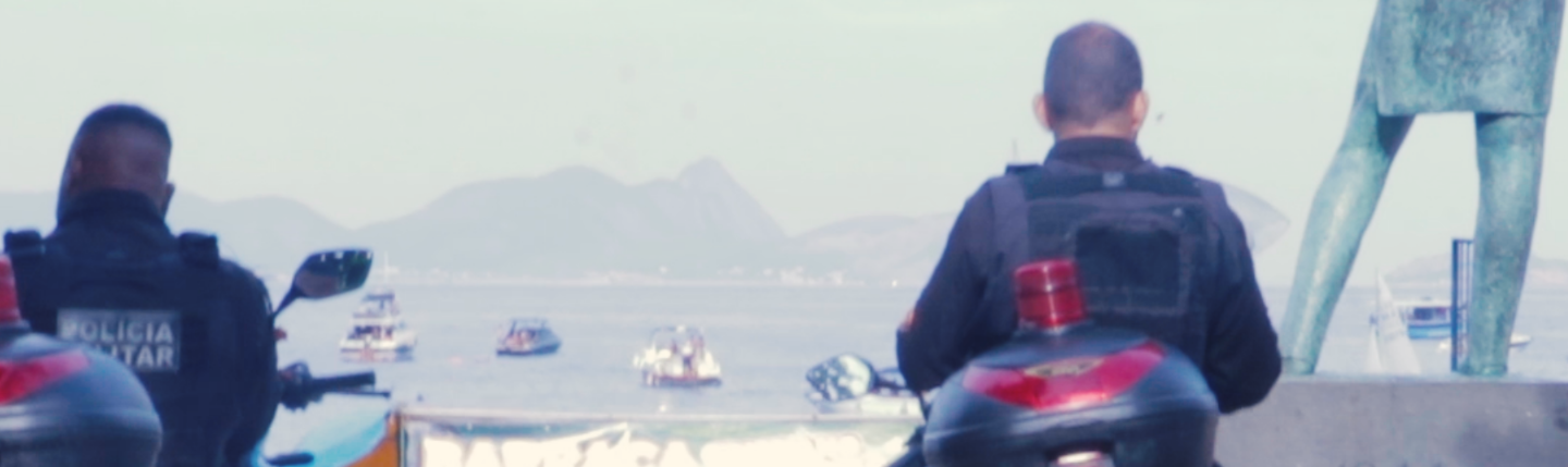 <h1>Pânico na Praia Vermelha</h1><strong>RJ, 11 MIN</strong>