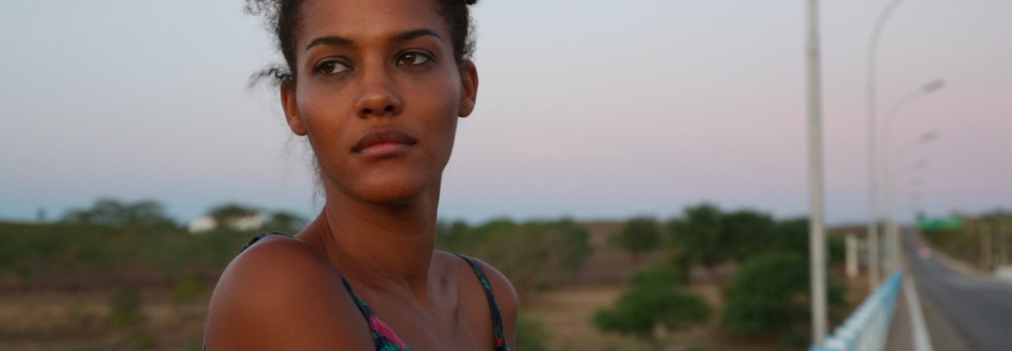 <h1>Curva acentuada</h1><strong>BA, 18 MIN</strong>