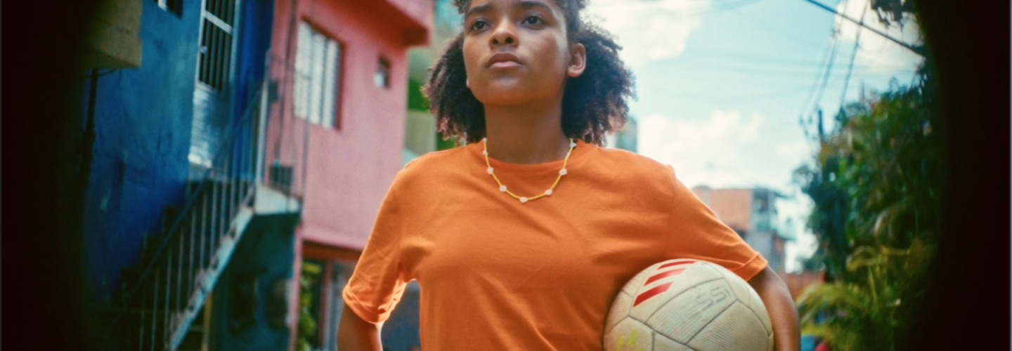 <h1>PASSA A BOLA</h1><strong>SP, 15 MIN</strong>